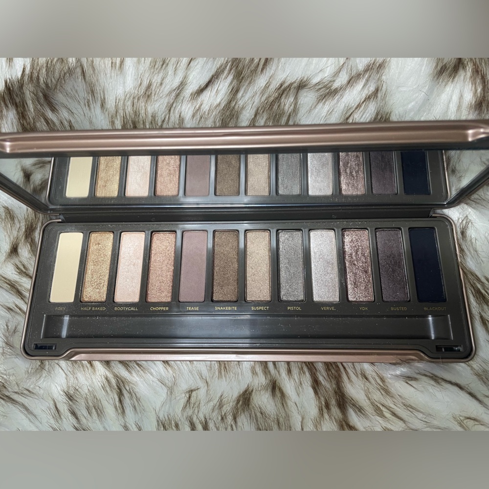 Urban Decay Naked 2 Palette Brand new - Picture 4 of 4